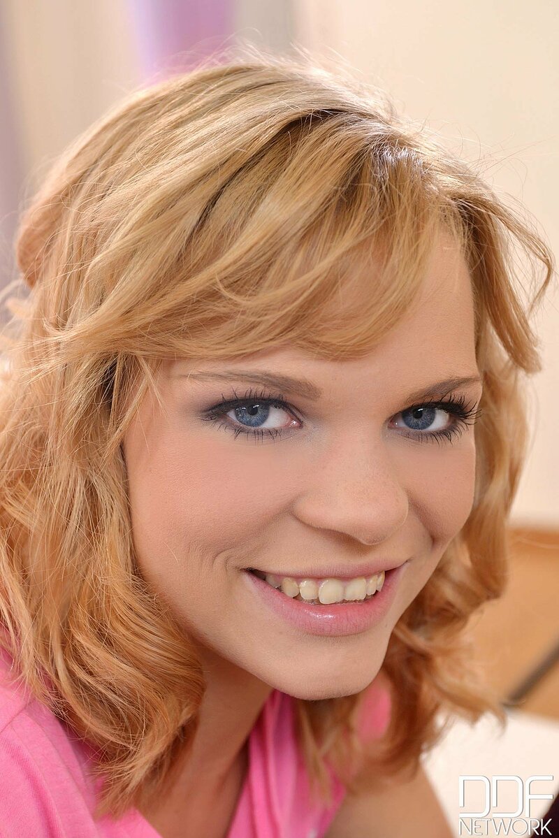 Карина, 42